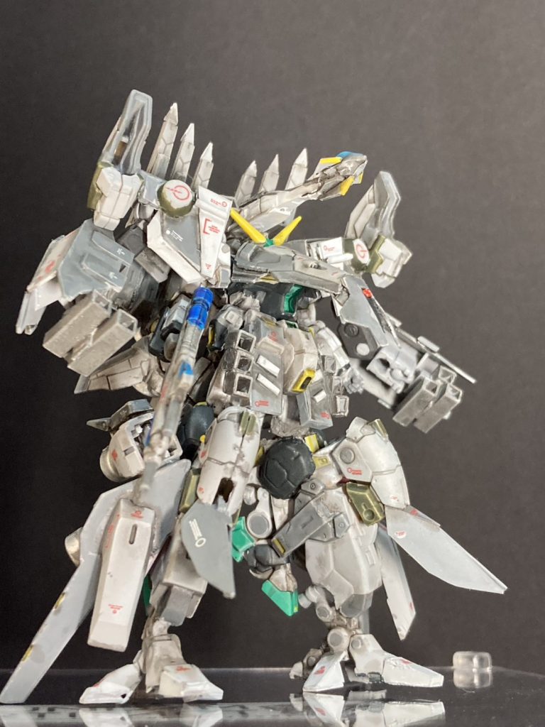 グレーベースの配色にかなり苦戦し塗り分けがしんどかったです。