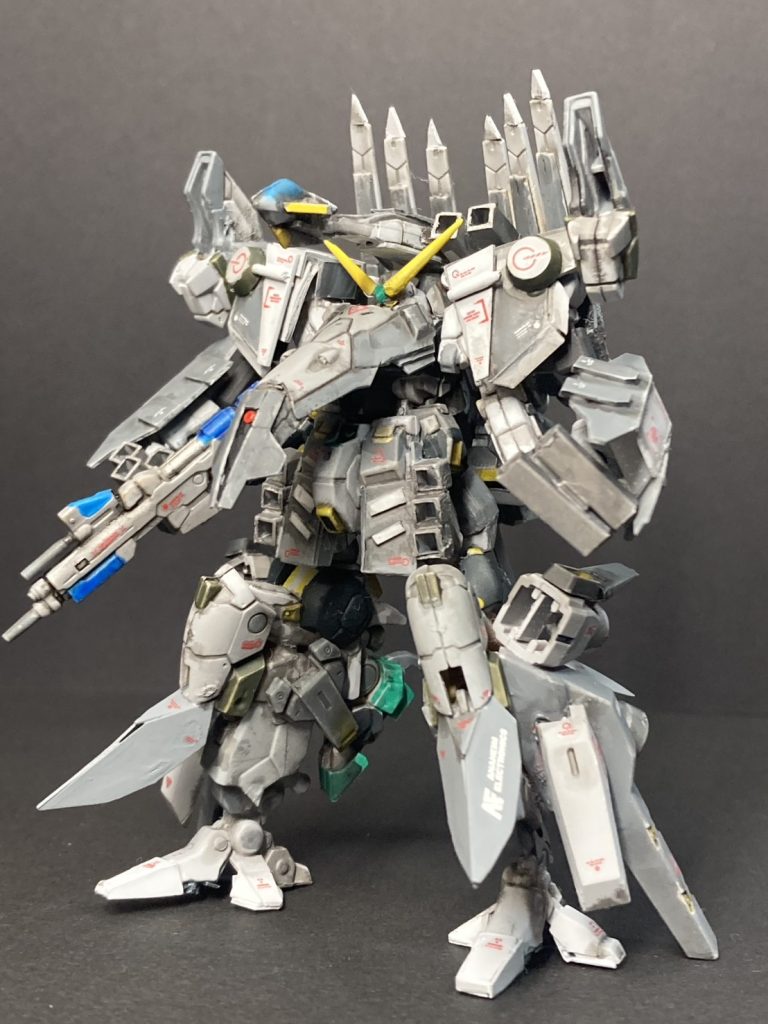 グレーベースの配色にかなり苦戦し塗り分けがしんどかったです。