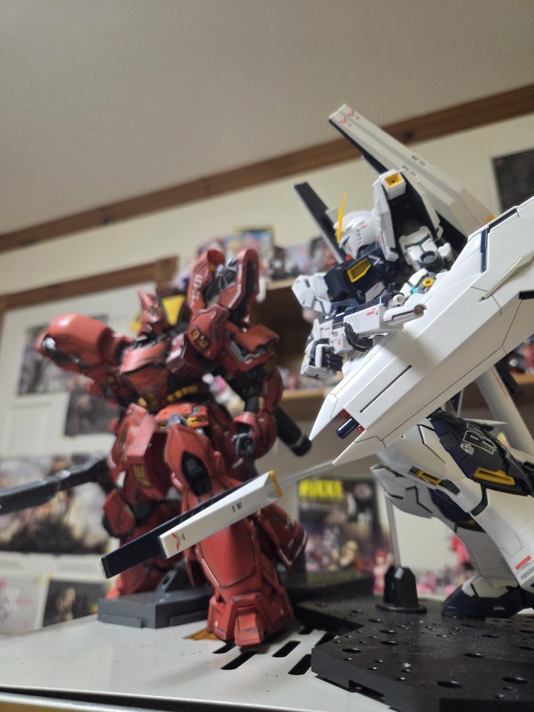 サザビーとνガンダムはどちらもガンスタで投稿してありますので気になったら見てみてください。