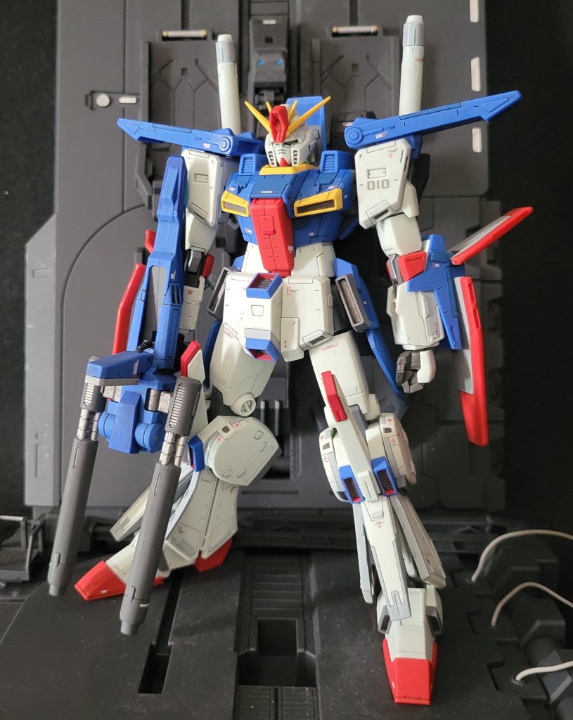 地味ぃな色合いで、ディテールマシマシしました。スジ彫り、プラ板張り付け、延長工作、部分塗装、つや消しトップコート仕上げです。