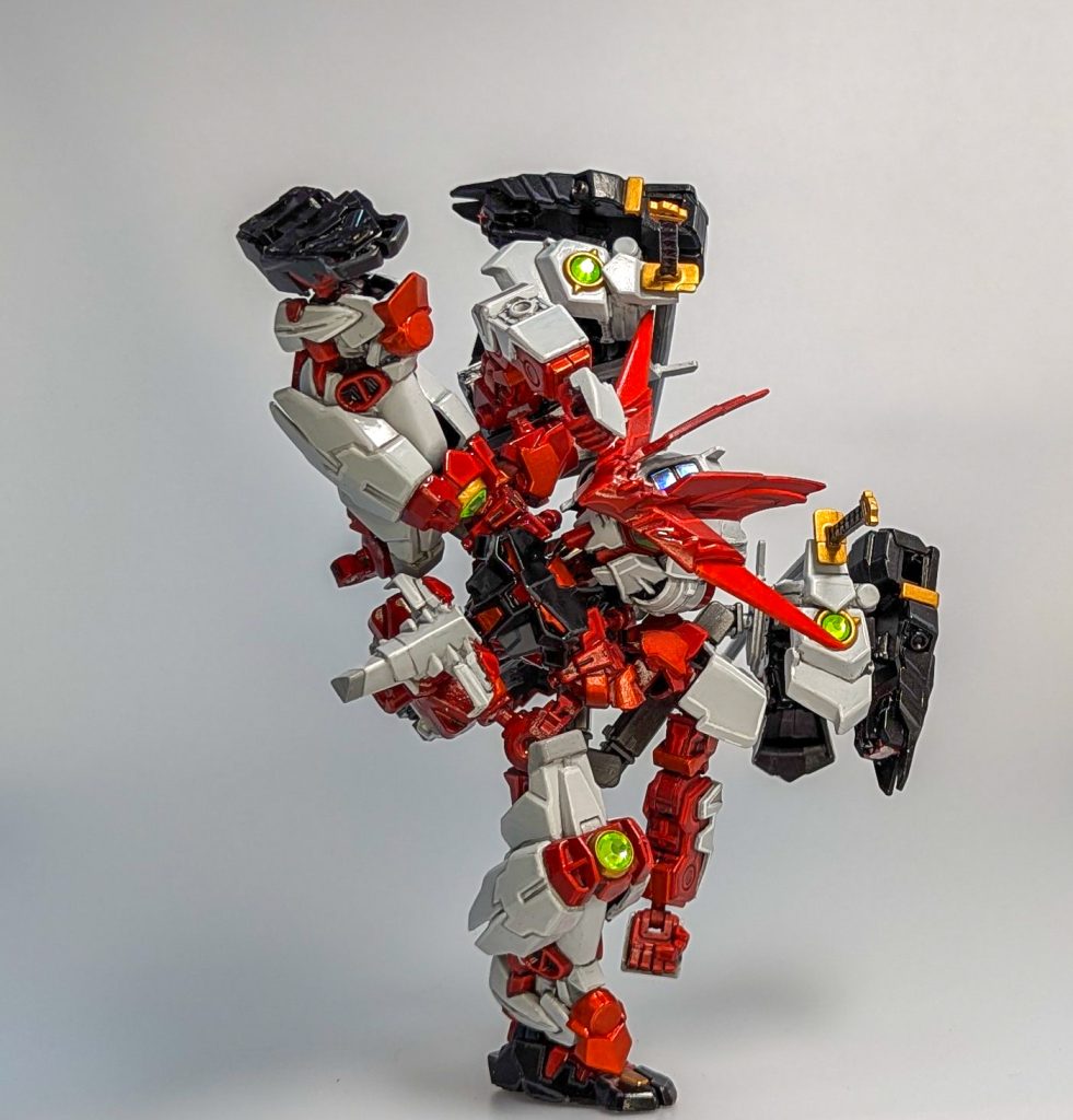 可動を重視しており、ハイキックも余裕でこなせます。