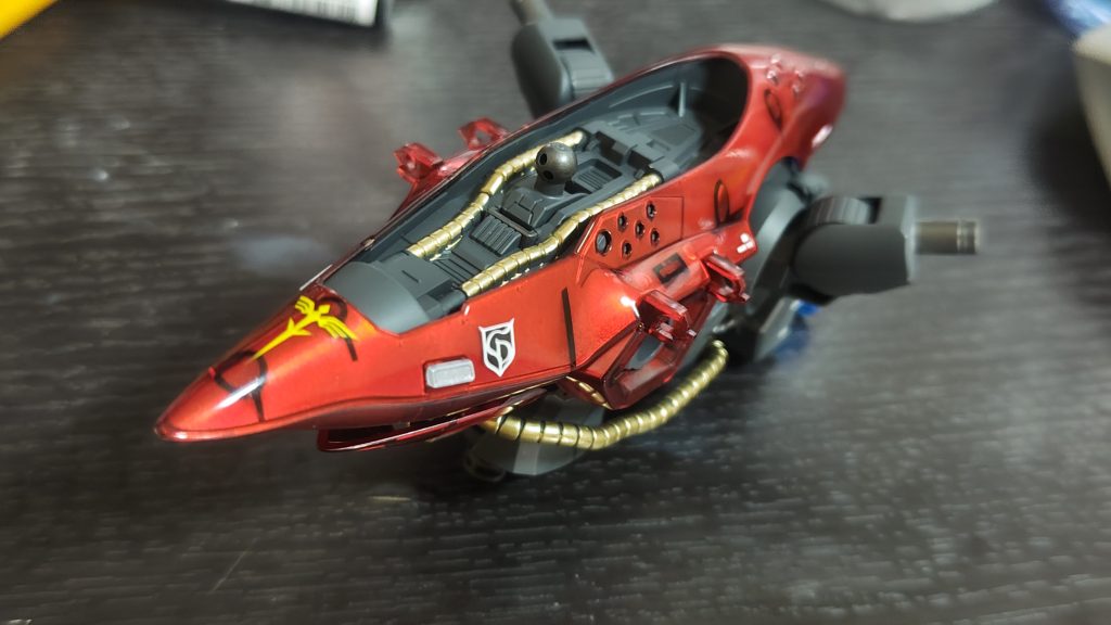 部分塗装の挿しゴールドが良い感じ