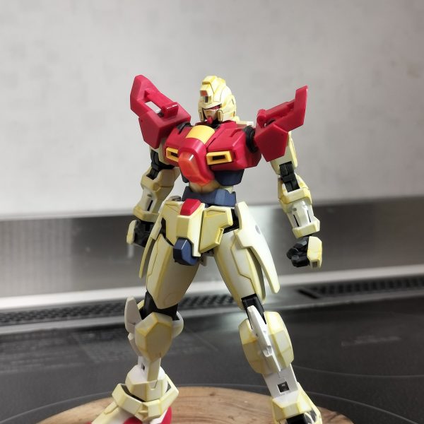 HGトライバーニングガンダム