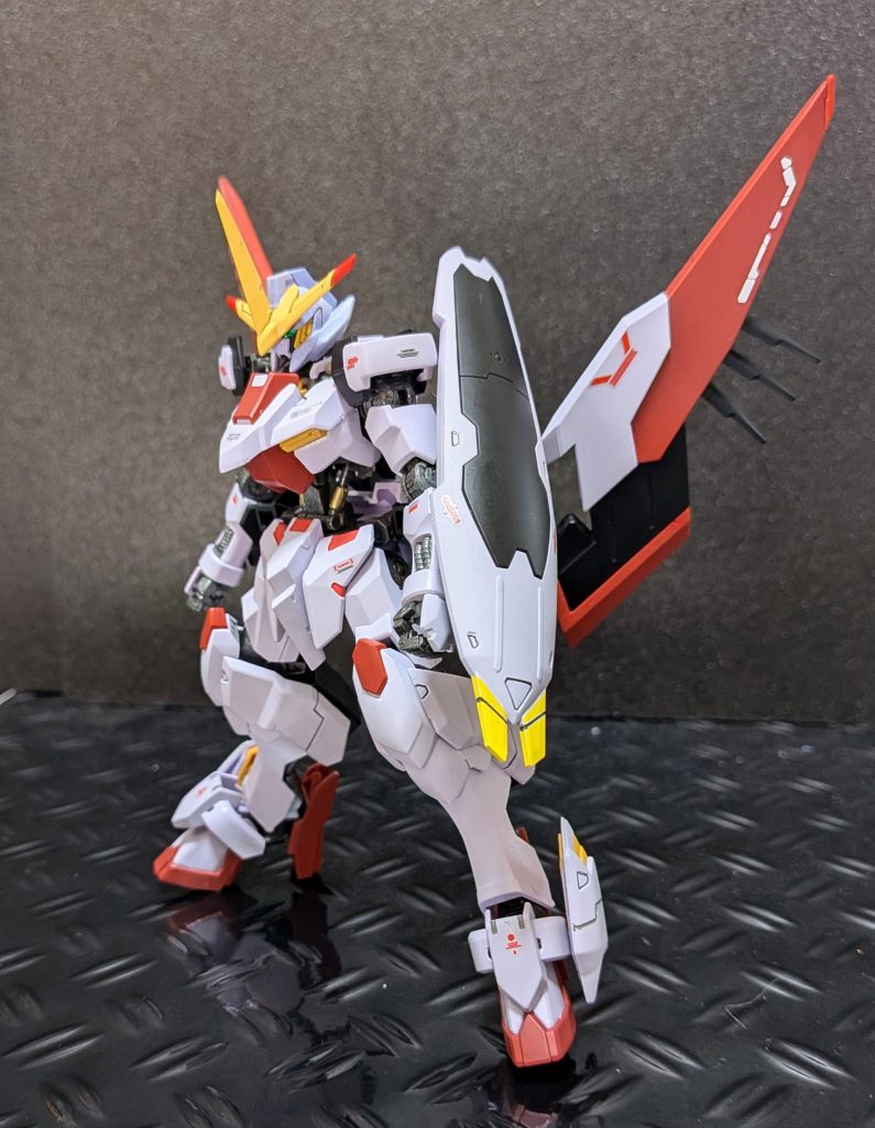 ガンダム端白星　第2形態–3枚目/制作者：@Ymarl1