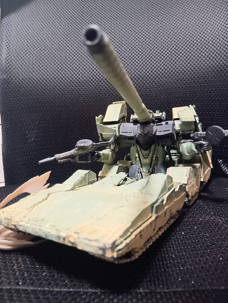 以上、EXモデル　ヒルドルブでした。久しぶりの全塗装なので大変でしたが.....なんとか形にできたのでよかったです。そしてガンスタ初投稿なので、なにかアドバイスがあればお願いします。これからもよろしくお願いします！