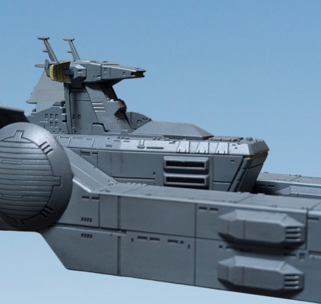 [静かすぎるな…本当にここか?]ブリッジではペガサス艦長のラシットは傍の情報将校のコモリに尋ねた。[間違いありません。先日トリントン基地のポセイドン哨戒機がジークアクスとガンダムX00が示した海域の水深300メートル付近に大型の沈没船のような影を捉えています]そして窓の外を見ていたシャリア・ブルは口を開く。[あの得体のしれないシステムだけでは確証は掴めないので出した哨戒機が捉えたものです。それに300メートルを超えるあの大きさはただの沈没船にしては大きすぎますし記録がありません。あとはあの2人がガンダムと共に確かめるだけです]シャリア・ブルの視線の先にはペガサスから海に降りたマチュたちの機体がいた。
