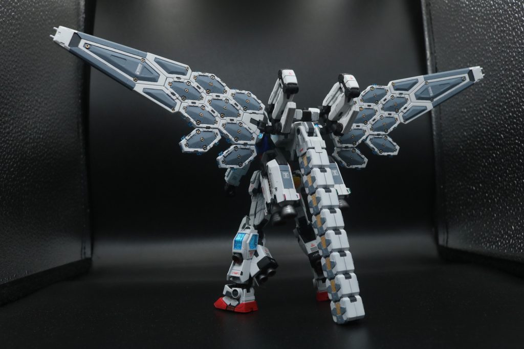 万博ガンダム–6枚目/制作者：ヒロハル