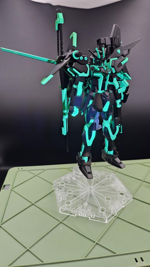 光らせてみてびっくり…めっちゃ青でしたw