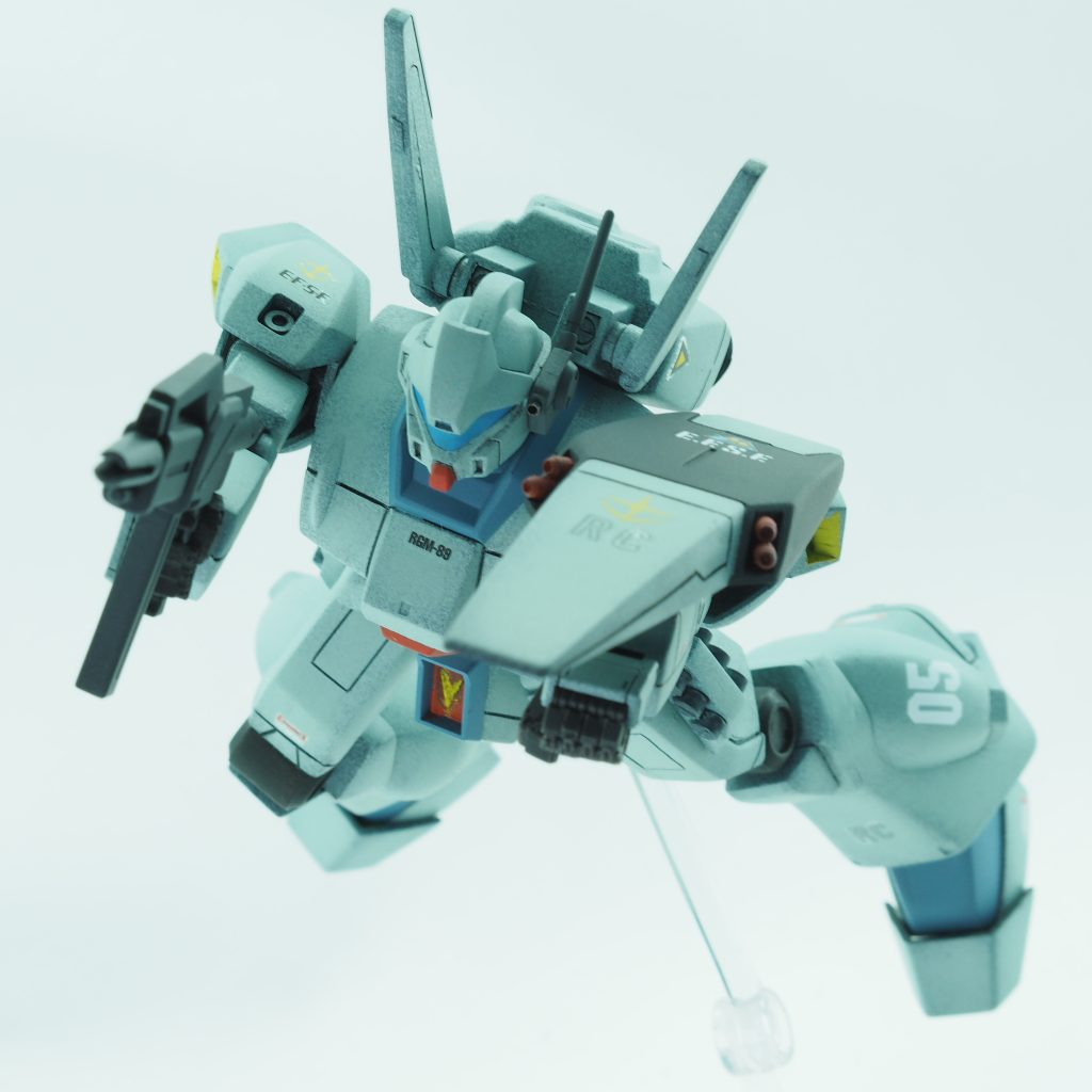 頭部は首をBJに変更し、取付位置も少し上に顎引きとグリグリ可動化です。