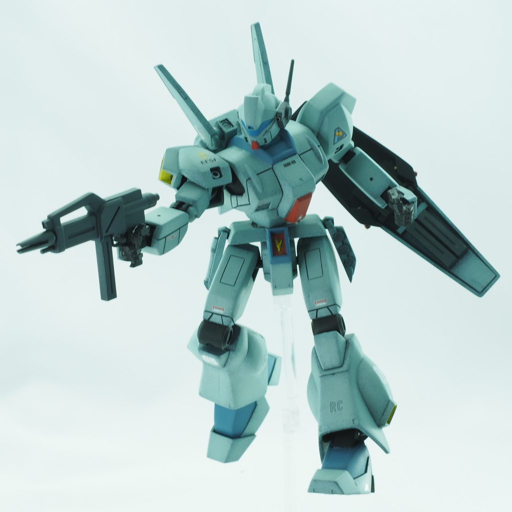 ジェガン(というか逆シャア旧キット)の問題点…横にしか曲げられない肘…😅笑軸を追加してしっかり前に曲がるようにしました。二の腕はついでに1mm短縮しています。