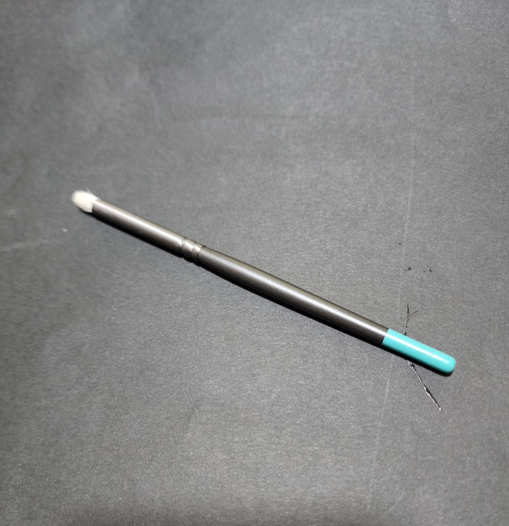 今回秘密兵器にファレホのドライ用筆を導入いや〜さすがは専用の筆、手早く滑らかに色が乗ります。これは早く買っておくべきでしたね