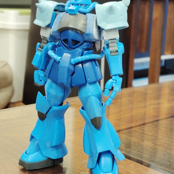 閲覧ありがとうございます!お久しぶりですガンプラ以外で制作をしておりましたら、今年初の投稿となりました今回のお題はグフですシンプルながら、バランスよくよく動く良キットですカッコイイけど、ついついいじくり回してしまいました若干、華奢な印象だったので拡幅工作を行いました頭部:付属の別パーツを使用し、モノアイを、ハイキューパーツに変更、アンテナを新造腕部:グフカスタムの肩アーマーに変更、二の腕は1㍉拡幅胴部:胸を1㍉拡幅脚部::太ももを1.5㍉拡幅あまり変わらないようで、意外とがんばっています次回はディテールアップしてみようと思います今日はここまでです(2枚目)