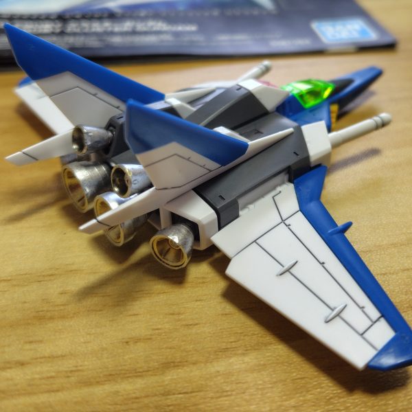 こんにちわ。ずいぶんかかりましたが、飛行機だけ組めました😅バーニアだけシャインシルバーとホワイトゴールド塗ってます。細かいところのシールか塗装はあとで。この勢いのまま、本体も組めるかなぁ😣（4枚目）