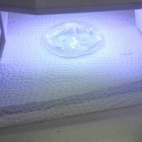 クリアパーツが気に食わなくて、再作成。お湯まる、レジンで複製。表面が粗く、透明度が低い。研磨する方法もありますが、サムネのレジンコート剤を使用。透明度が増しました！（2枚目）