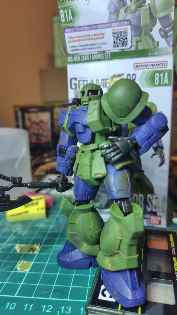 MGの旧ザクの箱絵ポーズ(zaku-kao7)