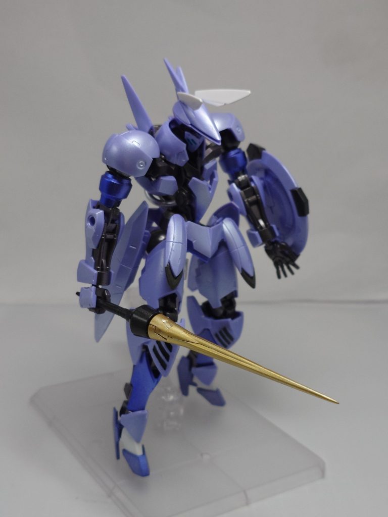 使用塗料はガンマカエアブラシ塗装オンリーです✌️パールホワイトメタバイオレットイエローゴールドヘビーガンメタメタブラック&nbsp;モノアイなどへの蛍光塗料はガイアのブルーグリーンを使用