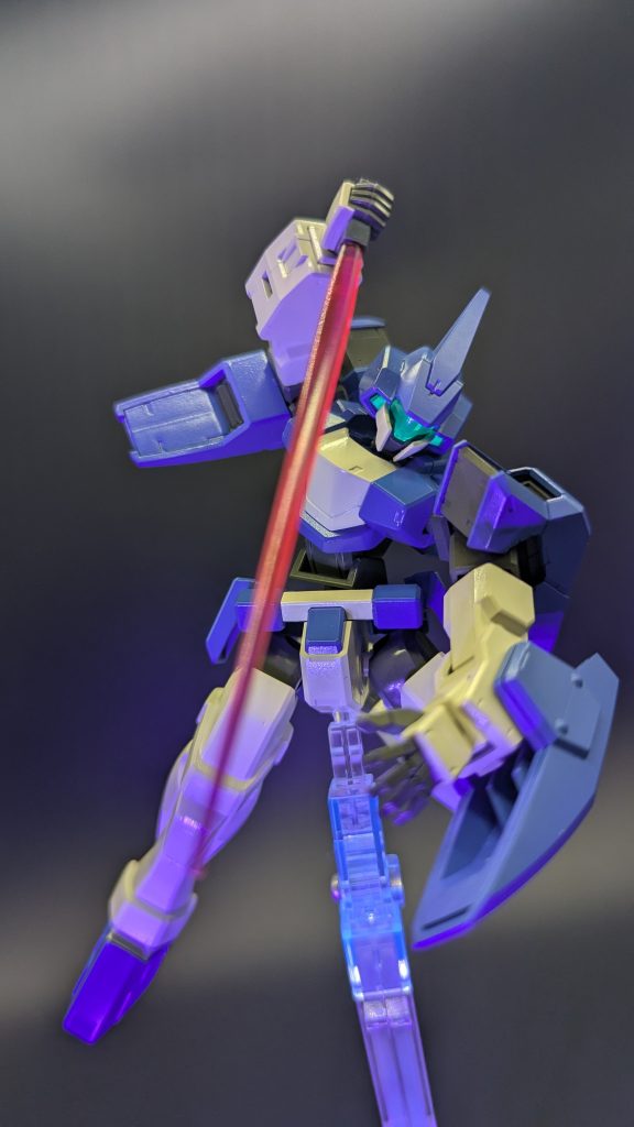 蓄光塗料をバイザーに使ったので、しっかり輝きます!! &nbsp; &nbsp;光ってる方がかっこええですね。最後までご覧いただきありがとうございました。