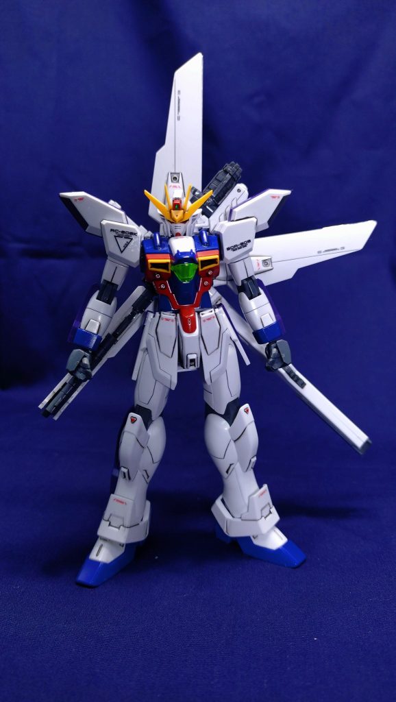 キットはアンテナシャープ化と手をビルドナックルに置き換えました。市販のデカールでデコレーションしてます。