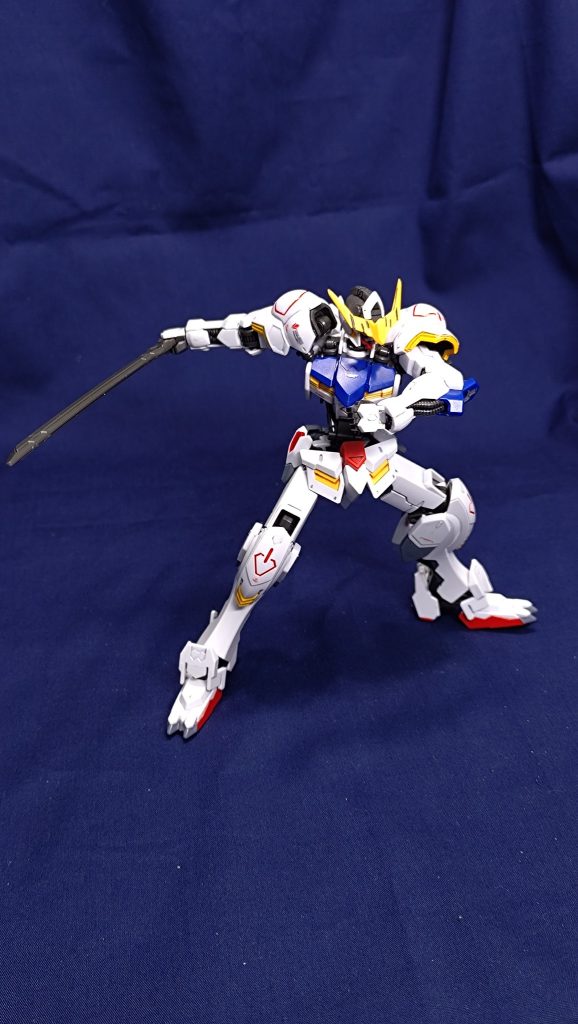 ガンダムフレームという構造のため、少しへたってきましたが、それでも抜群の可動です。