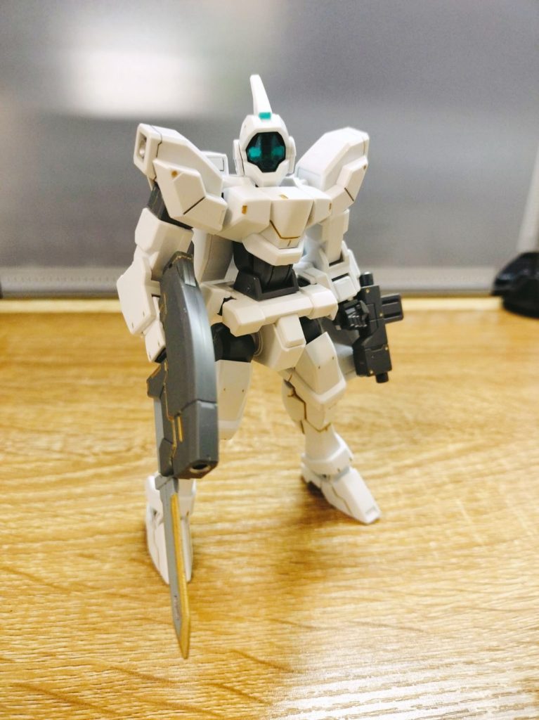 近未来のロボって感じでガンダム感あまりないです