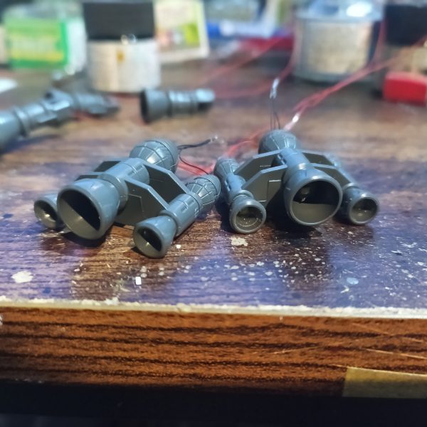 今回は珍しくバーニアから仕込み始めめした👍‼️（3枚目）