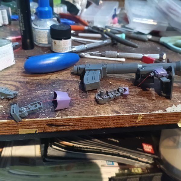 今回はラケーテン・バズを持たせます‼️👍スコープはWAVEのHアイズで小改造☝️（5枚目）