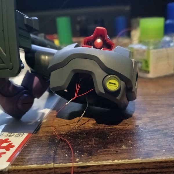 シャア専用リックドムを思い出しながら結線😅💦ビーム拡散砲はイエローで👍（2枚目）