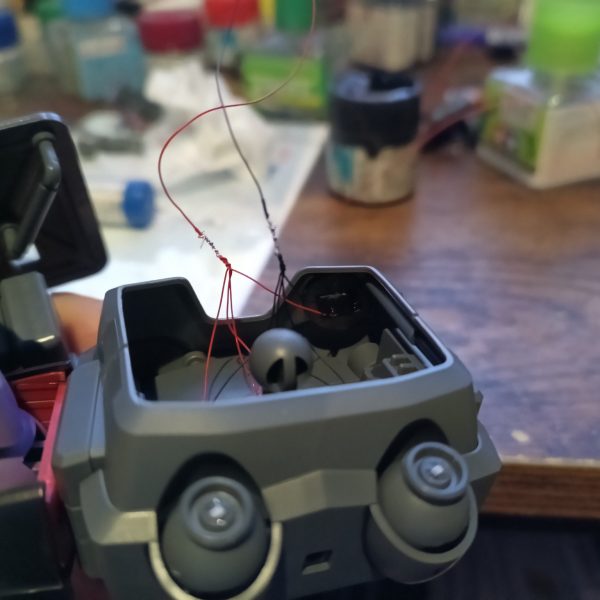 シャア専用リックドムを思い出しながら結線😅💦ビーム拡散砲はイエローで👍（3枚目）