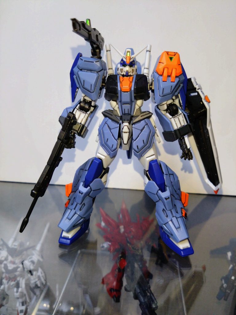 水性ホビーカラーとMr.カラーを筆塗りで部分塗装し、半光沢トップコートで仕上げました。