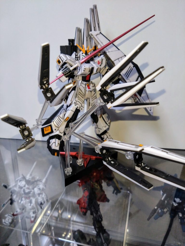 フィン・ファンネルを射出。