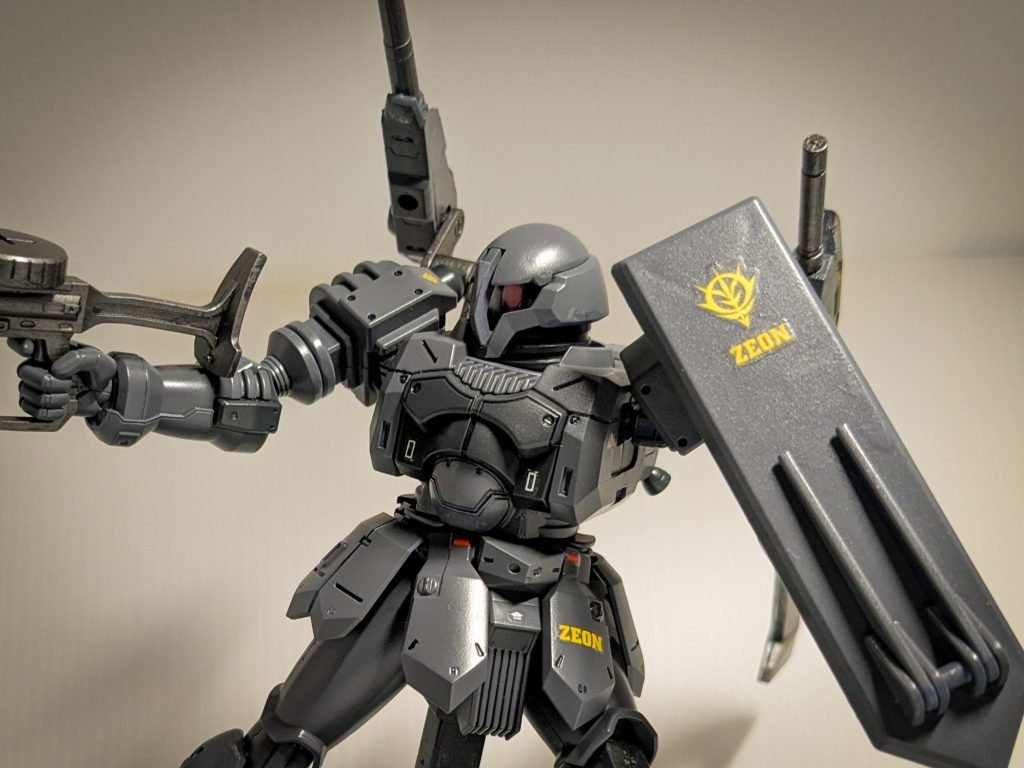 以上、ヅダ (0083ジオン残党軍仕様)でした。何か納得できないので、後で対空砲と剣はバインダーらしきパーツに変えようと思います…やはり機動性が死んだヅダは、ヅダではありません。---本作はラッカースプレー塗装の練習用に作った機体です。ヅダは私が好きなモビルスーツでして、この度新品4体を手に入れました。次に時間がある時に組んでから、趣味で作っているファンフィクションの登場部隊を作ってみようと思います。