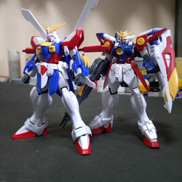 久々の模活復帰です（笑）今年最初のガンプラはこれ‼️HGゴッドガンダム😍HGマンダラガンダムを手に入れた記念にMFを作りたいと思います。まずは主役機のゴッドからゴッド、ローズ、マックスター、マンダラと多分連投になるかな？今回はアニメの設定に忠実にしたいと思います。改造等は一切無しです👍長らく放置プレイのウイングゼロとほぼ同じ大きさですねぇ～このゼロ、いつ完成するんだろうか………？（笑）（2枚目）