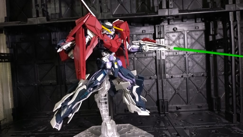 クアドロ腕についてるガントレットにビームサーベルをつけれます。