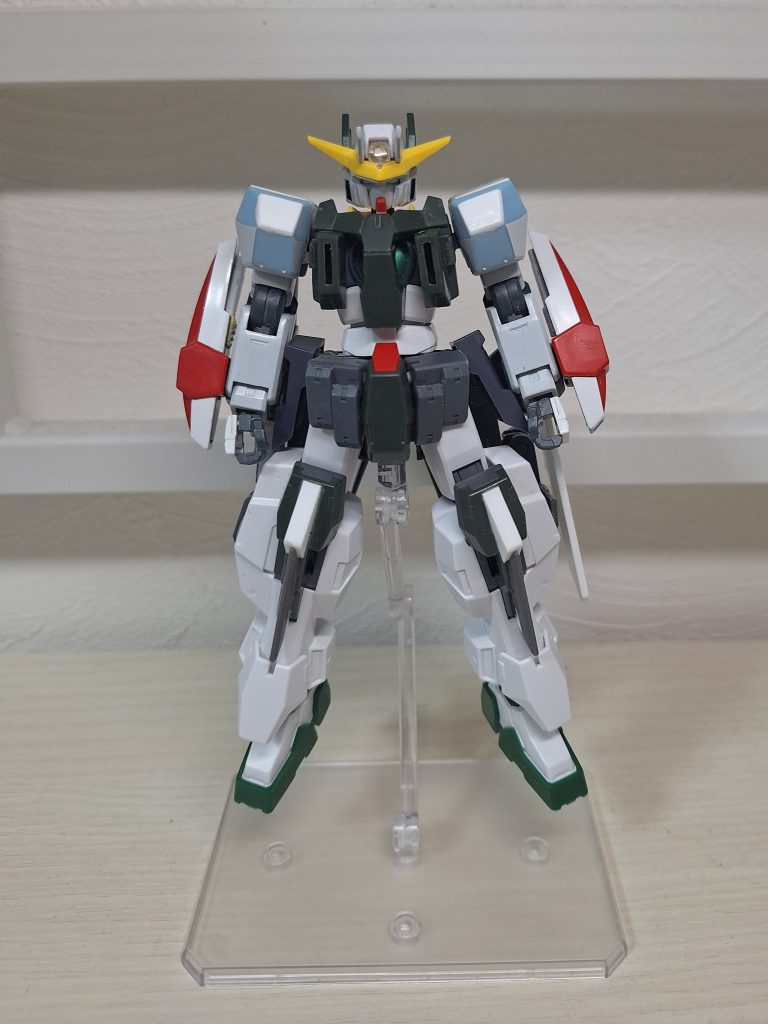 塗装前サバーニャを素体に肩がセラヴィーガンダムシェヘラザード、腕の装備がAGE-3オービタル、足にデュナメス、ライフルはハルートのものを使っている。