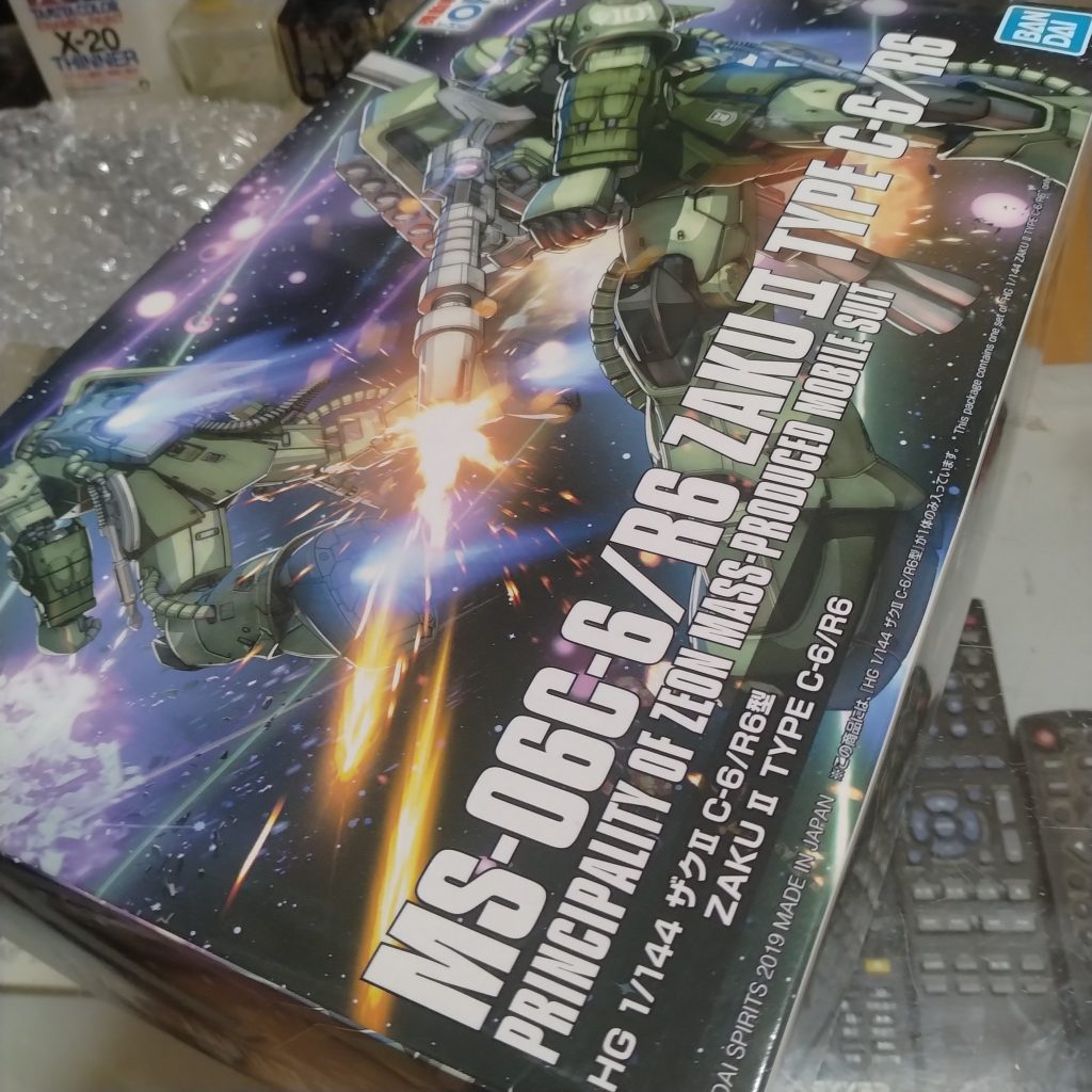 作品名：<p>取り敢えず！ザクが届きました！😄このキットにした決め手になったのがもう一つの画像の同梱されていたオプションのガトリングをつけてくれると仰ったからなんです！😄まだ作る順番は考えてませんが！良いザクが出来そうです！😀</p>
