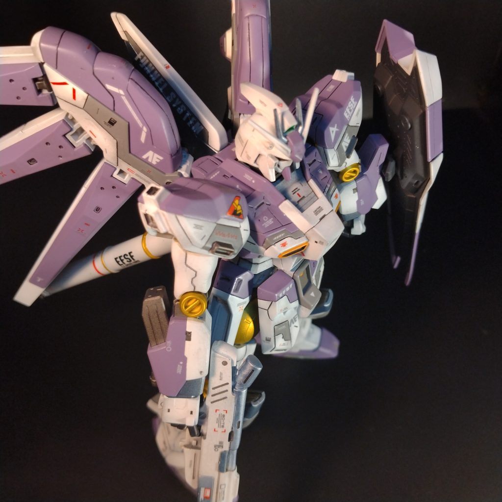 RGハイニューガンダムはガンプラ史上の名作だと思いますが！今回HG作ってみて手軽に作れて可動させたり出来るHGならではの良さを感じました！