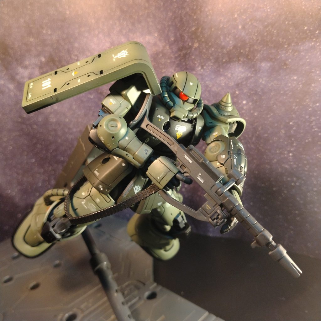 給弾式のマシンガン！実は初めて見ました！このキット！可動も優秀で両手持ちは全武器できちゃいます！😄
