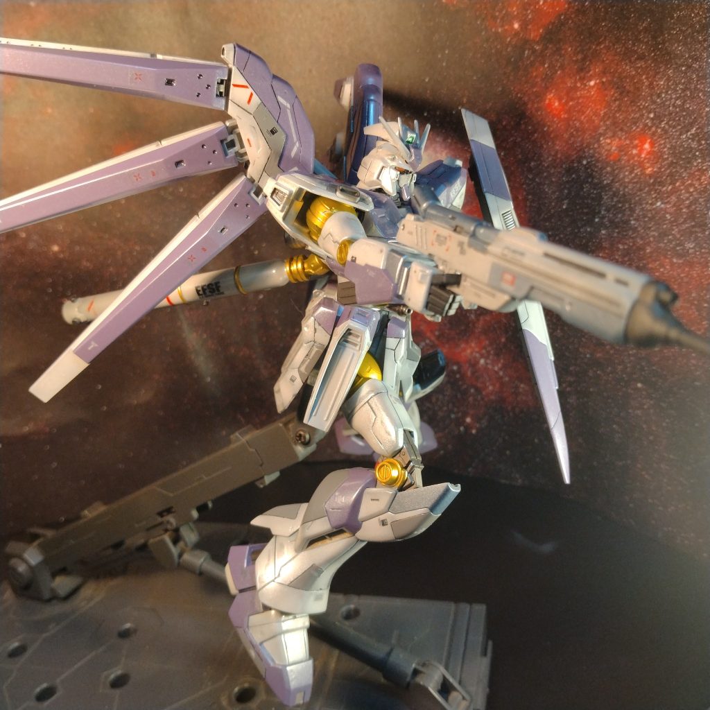 前回のフラット版にグレーパネルとかちょとしたゴールド以外のフレーム部をマスキングしてフラットのまま残してチタニウムフィニッシュ風に仕上げました！😀