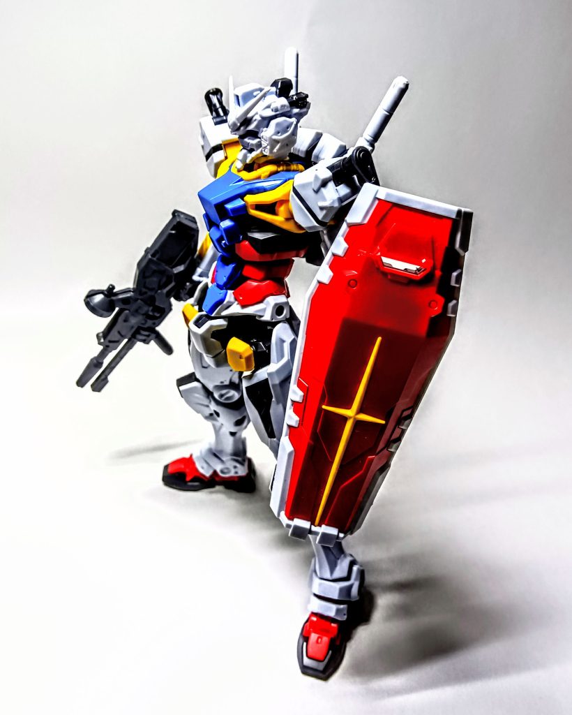 作品名：<p>この間、偶然にもHG 白いガンダムを見つけまして、即購入しました。そしてすぐに組み立てました。 特徴的な造形や可動を再現できていて、凄いと思います。 そこで本編2話のキックをやってみようとしたのですが、意外と難しいですね [&hellip;]</p>
