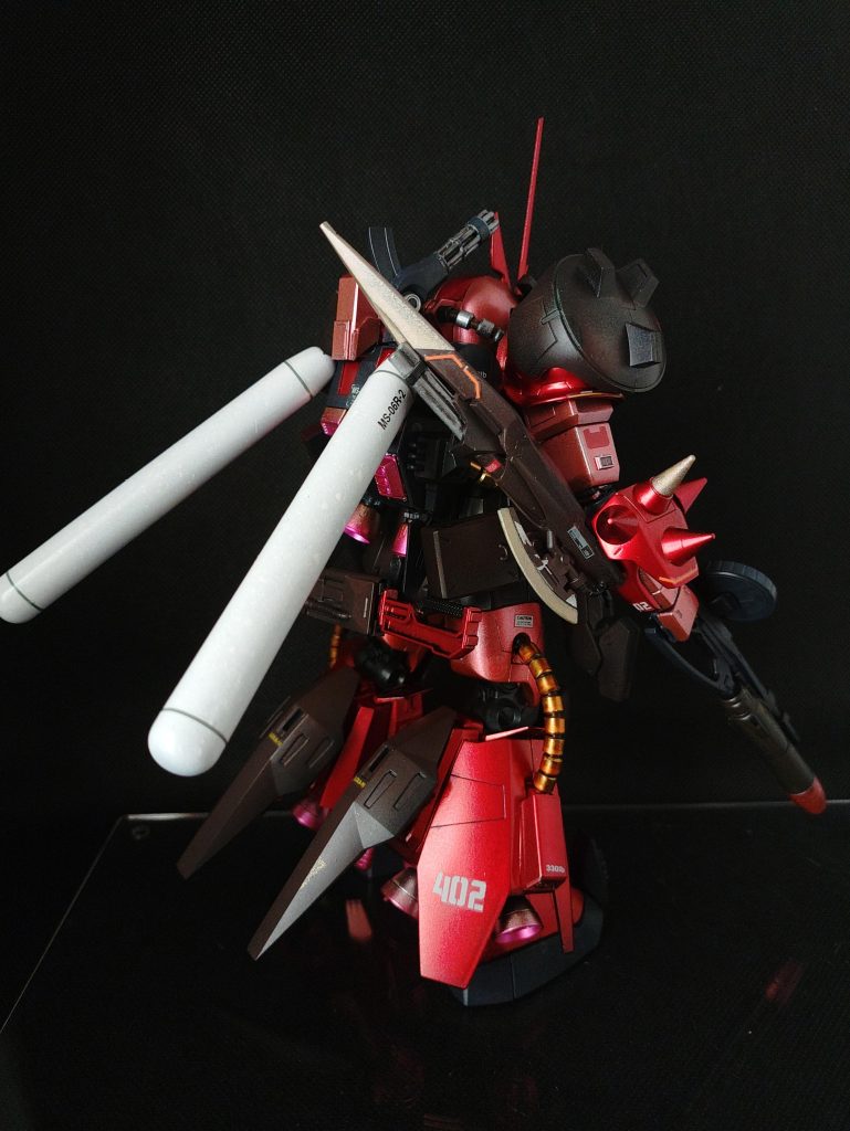 バックパックにプロペラントタンクを追加し航続距離を確保。脹脛部にブースター増設。右肘にスパイクシールド、ヒートランスを装備。&nbsp;