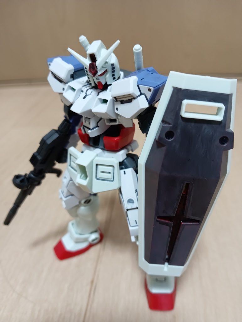 安いし、いくらでもそこら辺に売ってるプラモなのでなんの迷いもなく切るところは切れました