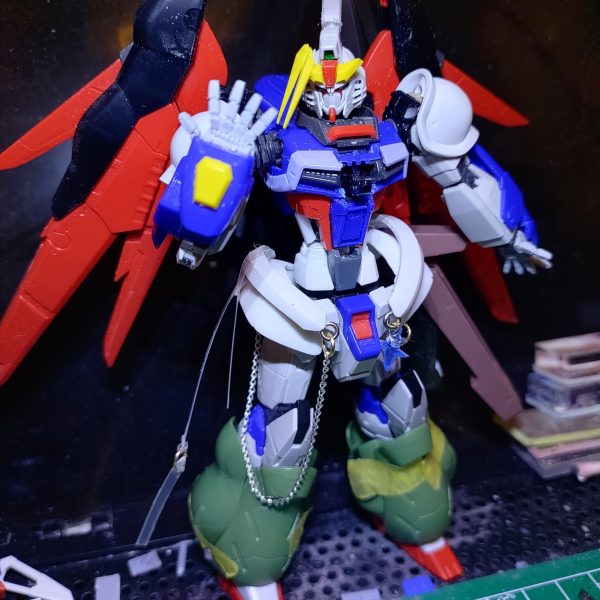 宇宙世紀を連チャンで作ったのでそろそろアナザーいぢるかな？と、言うわけで部品取りに購入したRGディスティニー君を生贄にナニカの製作を開始しました(笑)5月中に完成できたら良いなぁ（遅）（5枚目）