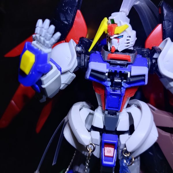 宇宙世紀を連チャンで作ったのでそろそろアナザーいぢるかな？と、言うわけで部品取りに購入したRGディスティニー君を生贄にナニカの製作を開始しました(笑)5月中に完成できたら良いなぁ（遅）（6枚目）
