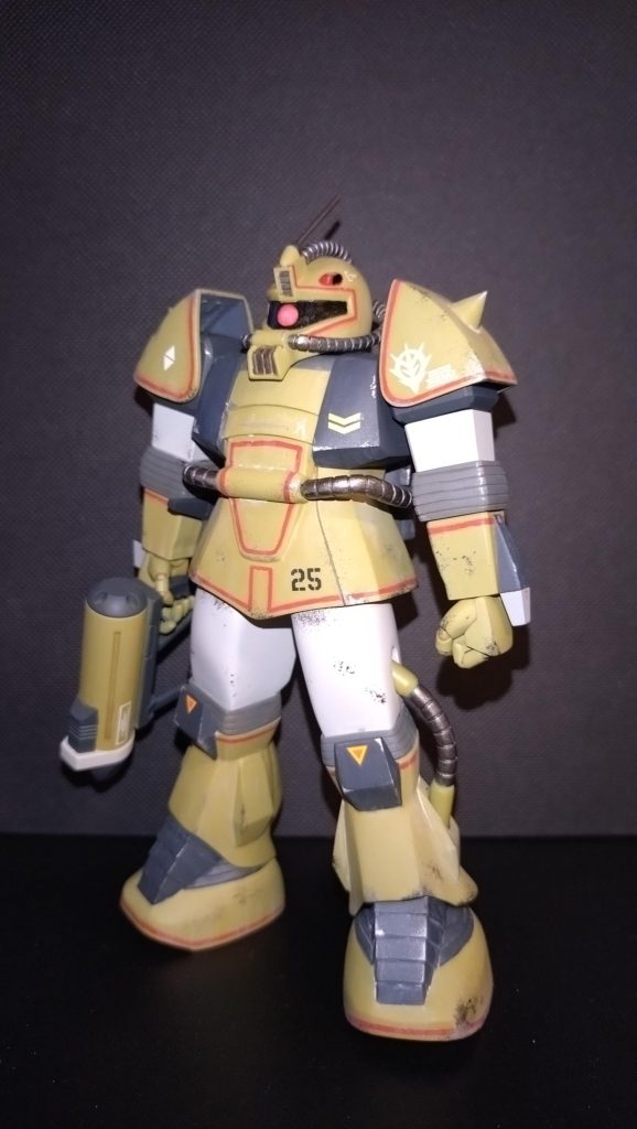 素晴らしい造形が多いMSV旧キットの中でも個人的に…な水中用ザクを設定画を参考に改修しました。塗装は水性ホビーカラーのエアブラシ後にウォッシングと軽くチッピングしてます。ラインは手書きです。カラーリングは設定画を参考にオリーブグリーン系でまとめてます。