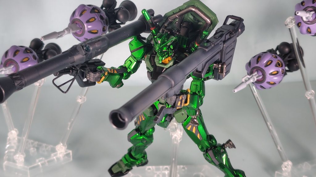 ララァ・スン専用ガンダム–5枚目/制作者：バナナ味リンクス