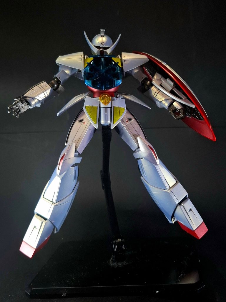 特殊機能IFBD(Iフィールドビームドライブ)機体の周囲をIフィールドで覆い、Iフィールドを制御する事で機体を稼働させる駆動システム。この駆動方式によりアクチュエーターやジェネレーター容積が軽減され、内部の空間をマルチパーパスサイロ等に割く事が可能になった。また、Iフィールドそのものはビームの他に実体弾や衝撃波を防ぐことができる。胸部マルチパーパスサイロIFBDによって生まれた胸部スペースに設けられた多目的武器庫。武器庫とある通り戦術によって武装を搭載するスペースであるが、劇中では家畜の運搬などに使用された。設定上ではDOCベースと呼ばれる施設から武装の転送が行われるとされる。ベース自体はビシニティの地下に存在していたが、経年劣化により機能を停止していた。コア・ブロック・システム緊急時にはコア・ファイターで脱出可能。コア・ファイターはフロントスカートが主翼となる。