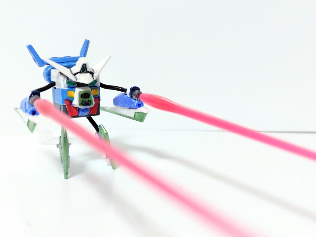 レイサーブレイドからビームが出ます