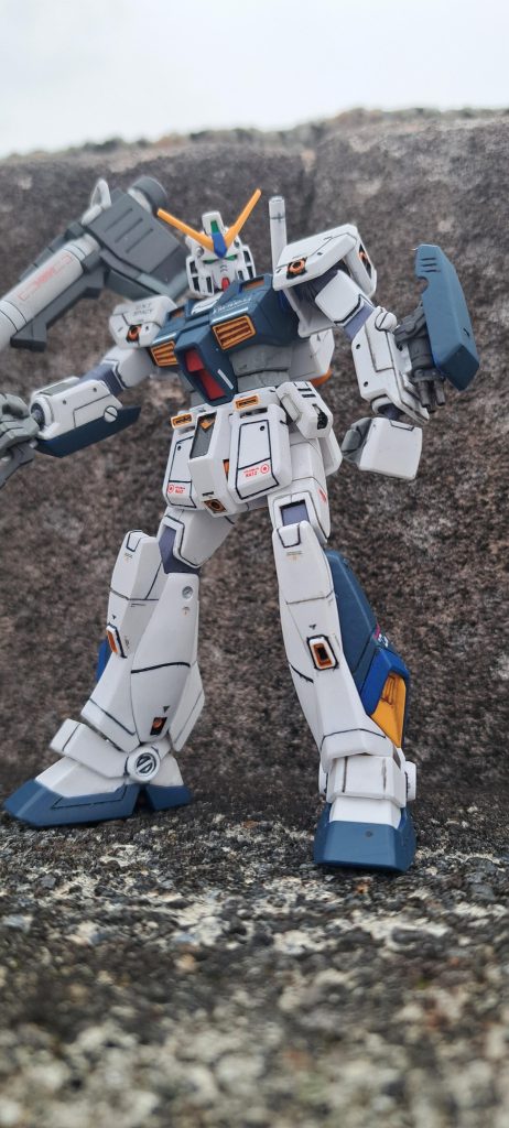 デカールはいつまでもずっと残ってるのがあるのでそれと、付属のシール。