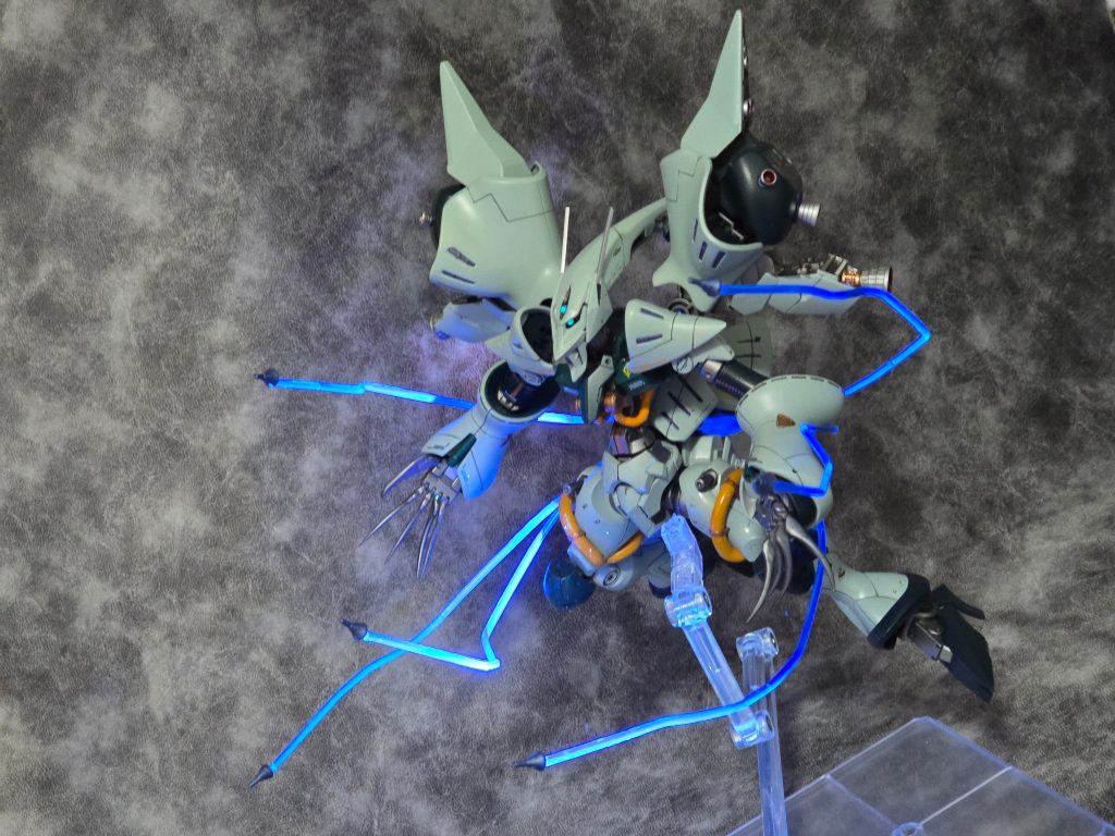 ファンネルのエフェクトも作りました！ファンネル自体が小さすぎて分かりづらいですね(*´ω｀*)