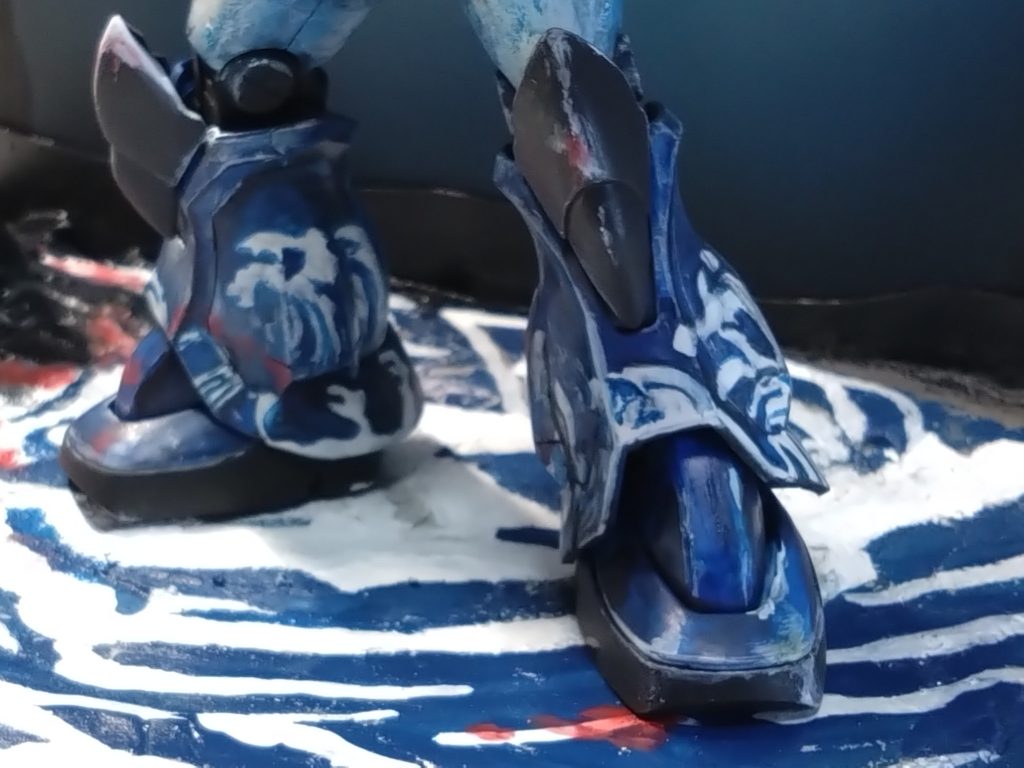 脚の模様は波のイメージで適当にそれっぽく塗装。